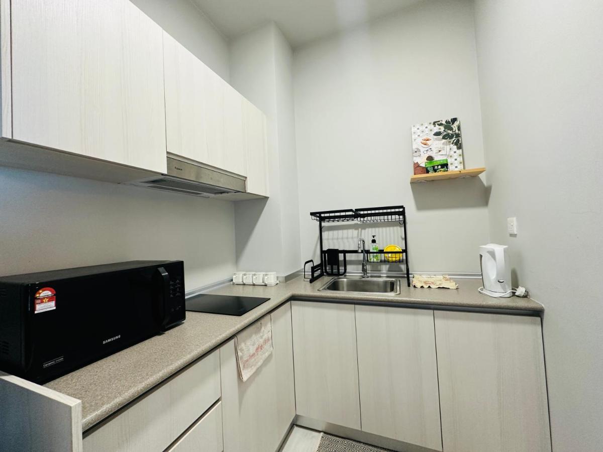 Jesselton Quay - Suite 1 By Staycation Suites Kk Kota Kinabalu Esterno foto