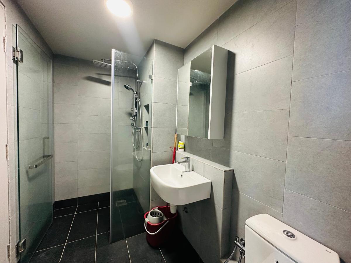 Jesselton Quay - Suite 1 By Staycation Suites Kk Kota Kinabalu Esterno foto