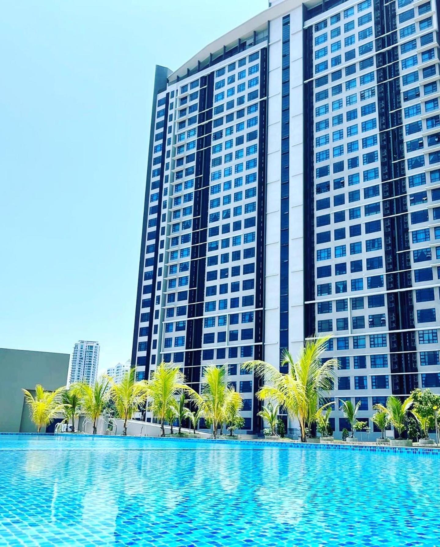 Jesselton Quay - Suite 1 By Staycation Suites Kk Kota Kinabalu Esterno foto